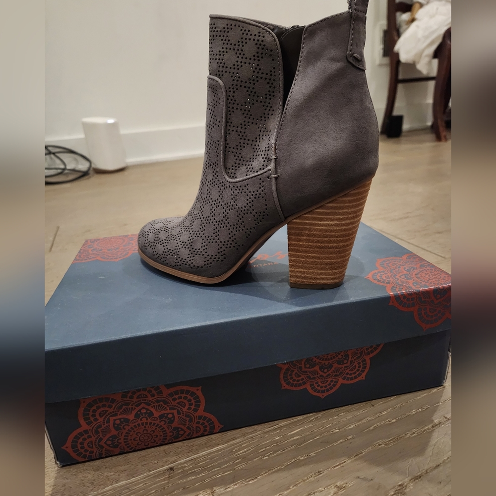 Carlos Santana - Holly, Dk Grey32.